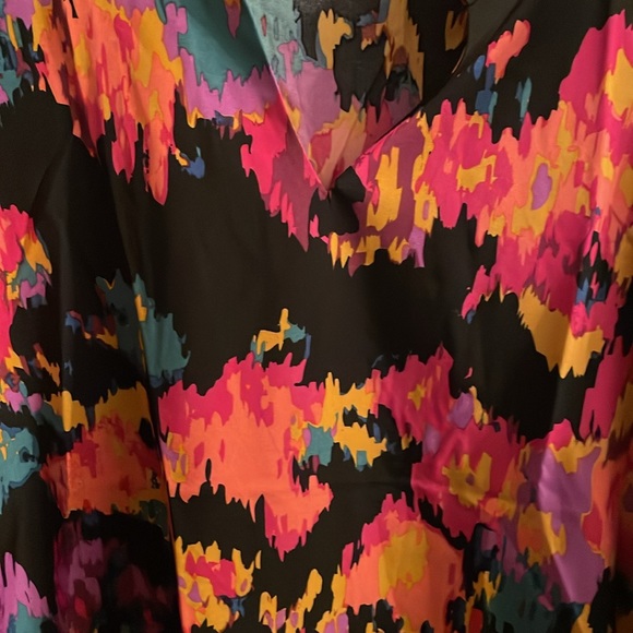 Jane Chic Designs Plus Size Sublimation Blouse - Picture 4 of 6